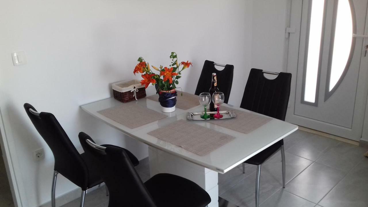 Apartman Mali Tare كورتْشولا المظهر الخارجي الصورة